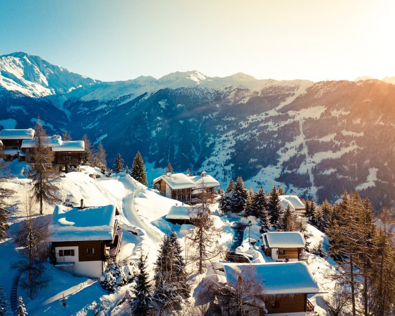 10 Winter Destinations in Switzerland for the Ski Enthusiast